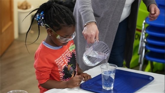 messy art and science program